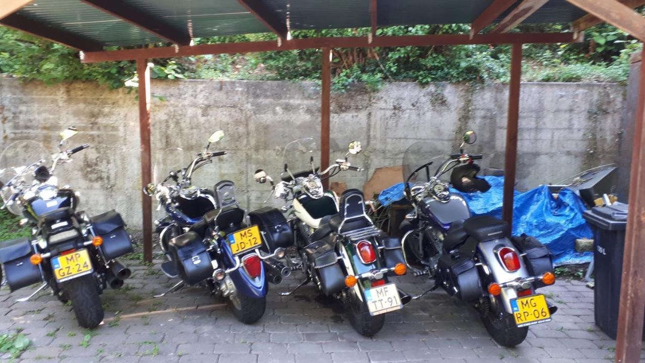 Haus Am Dekernbach Bed & Breakfast โคเคห์ม ภายนอก รูปภาพ
